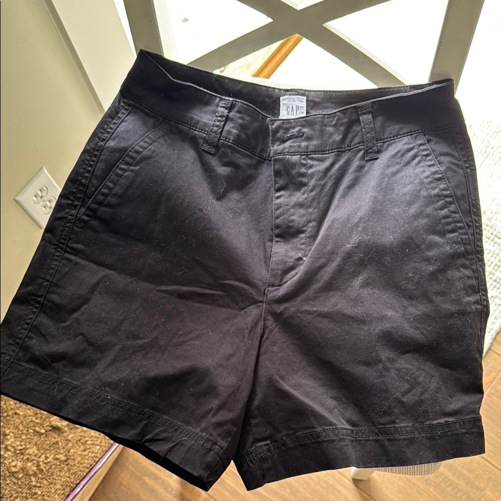 GAP Black Cargo Shorts with Classic Style